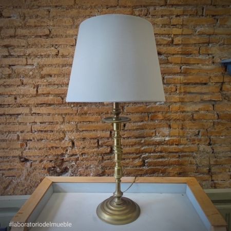 Pie de pantalla-Candelabro
