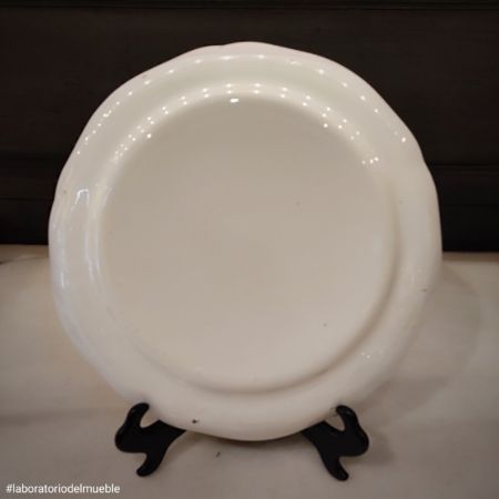 Plato de presentación de cerámica.Flores