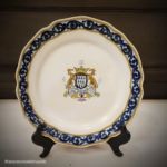 Plato con Escudo Henriot Quimper