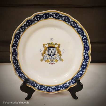Plato con Escudo Henriot Quimper